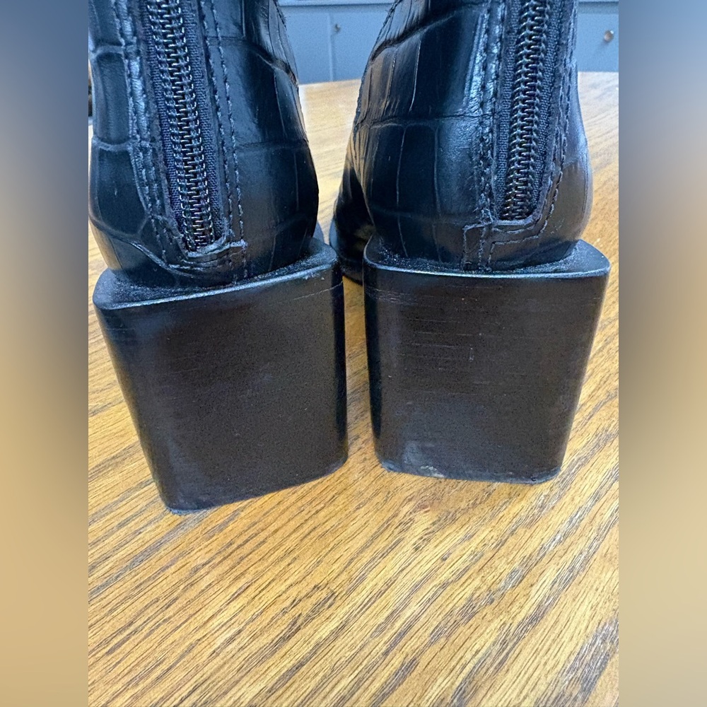 SCHUTZ S Heires Crocodile-Embossed Black Leather Bootie Women’s Size 8 Revolve - Picture 8 of 9
